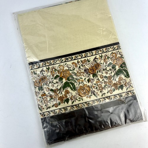 Vtg NEW Tablecloth Goldenrod Brown Floral Screen Printed 52x52 Square 1970s USA - Picture 5 of 6