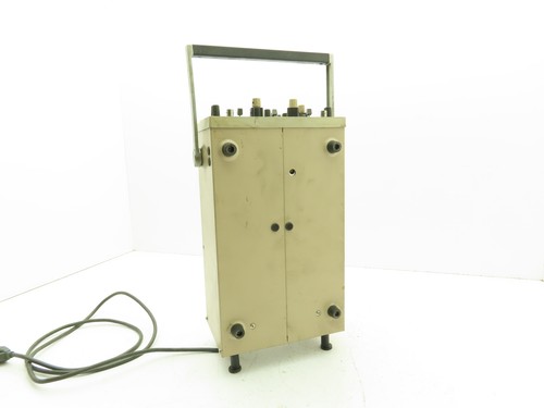 BK Precision 1435 Digital Oscilloscope 15MHz Dual Channel - Picture 9 of 10