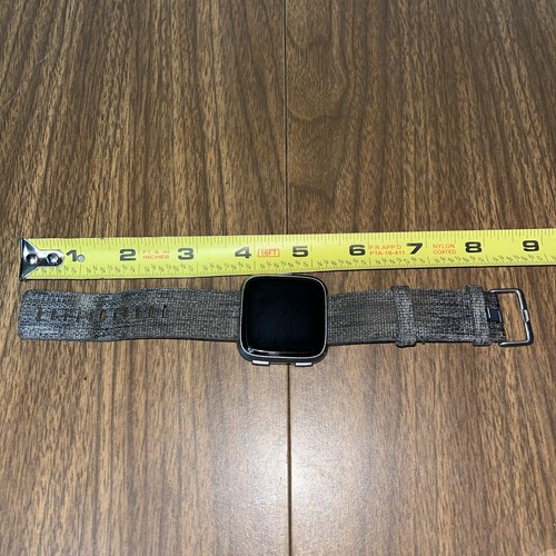 OEM Fitbit Versa Special Edition with Charcoal Woven Band FB-505 with Charger! - Picture 12 of 12