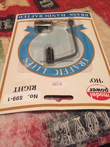 Model Power 599-1 HO Hanging Traffic Light R with Prewired 4 Way Switch - Picture 5 of 12