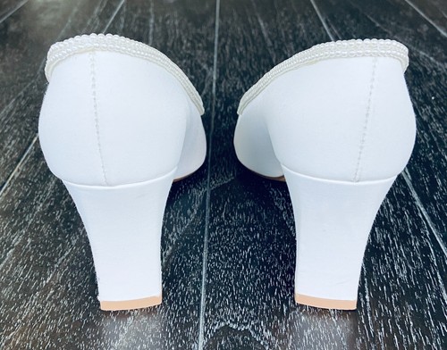 Bridal Shoes - White Heels w/ Beaded Trim & Square Toe - Dyeables - Size 7.5 - Picture 9 of 13