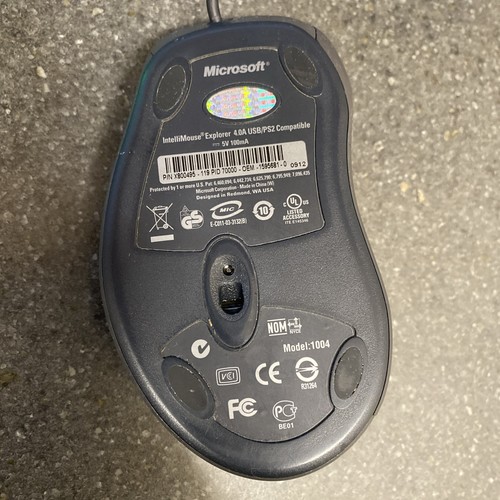 Microsoft IntelliMouse Explorer 4.0 USB Corded Model 1004 - Picture 2 of 2