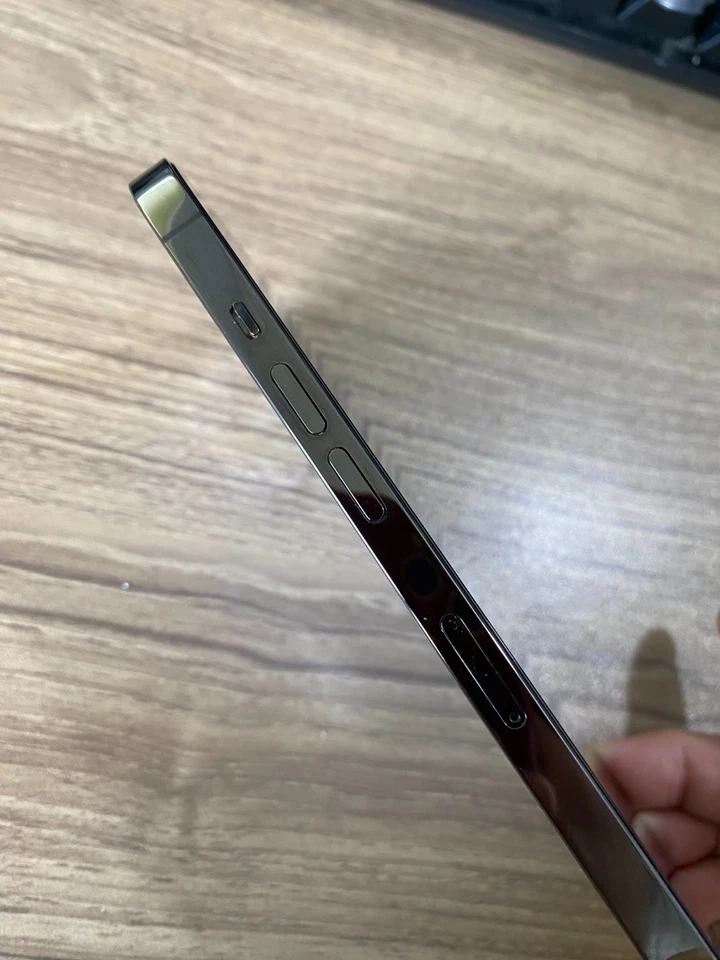 95% N ew Apple iPhone 12 Pro Max Unlocked 128GB 256GB 512GB Very Good Condition - Image 3 of 4