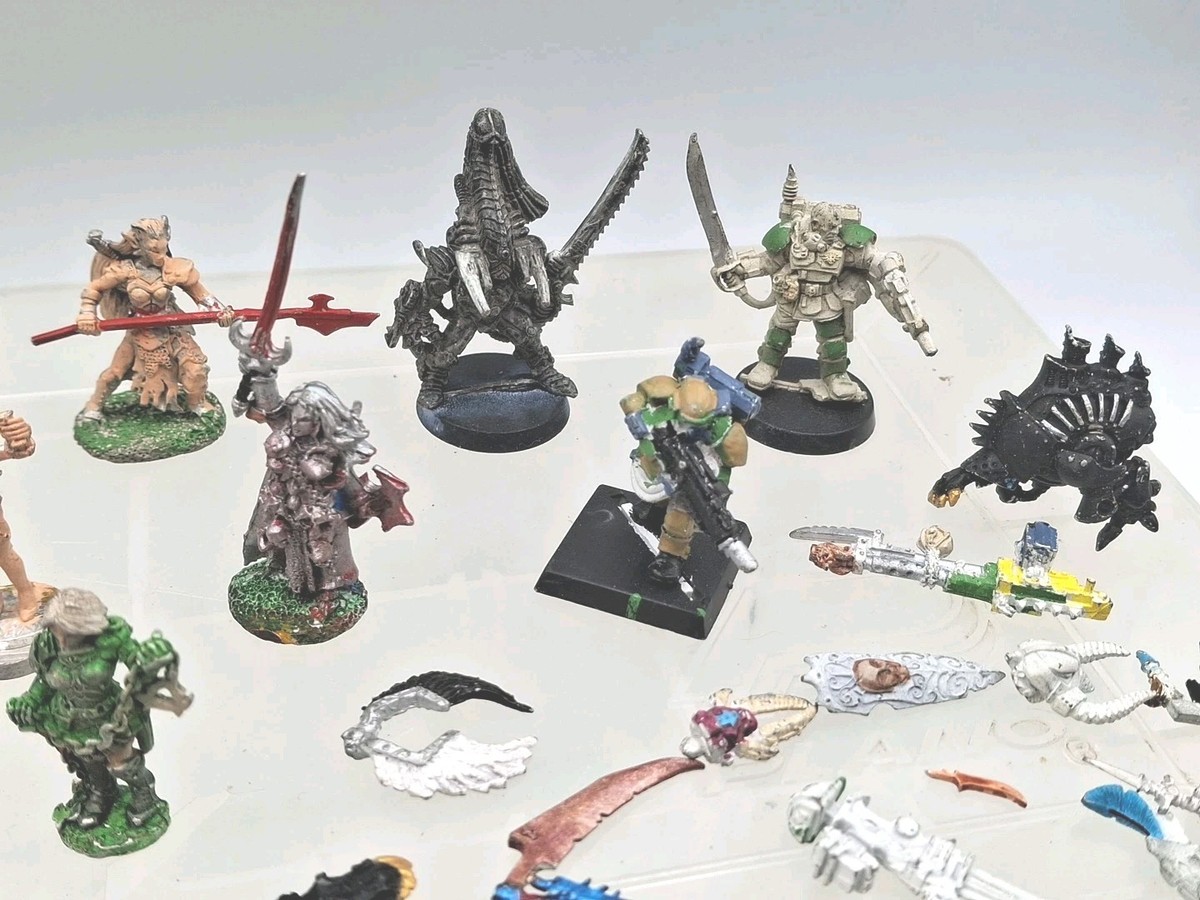 Lot De Figurines Warhammer 40K Eldars, Plastique Et Métal, Vintage, Occasion