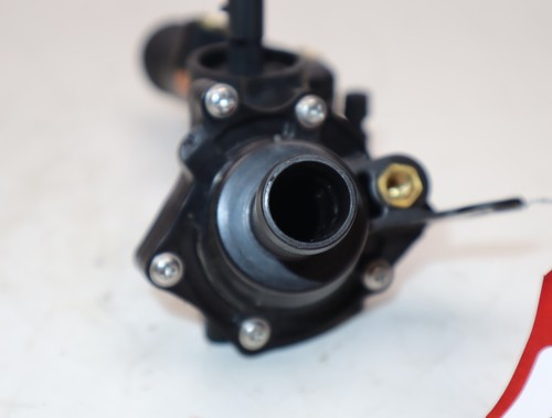Boitier d'eau thermostat occasion RENAULT CAPTUR Phase 1 - 1.5 DCI 90ch - Photo 7/8
