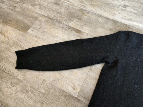 Vintage Polo Ralph Lauren 100% Lambs Wool V Neck Sweater Men's S/M  - Picture 5 of 12