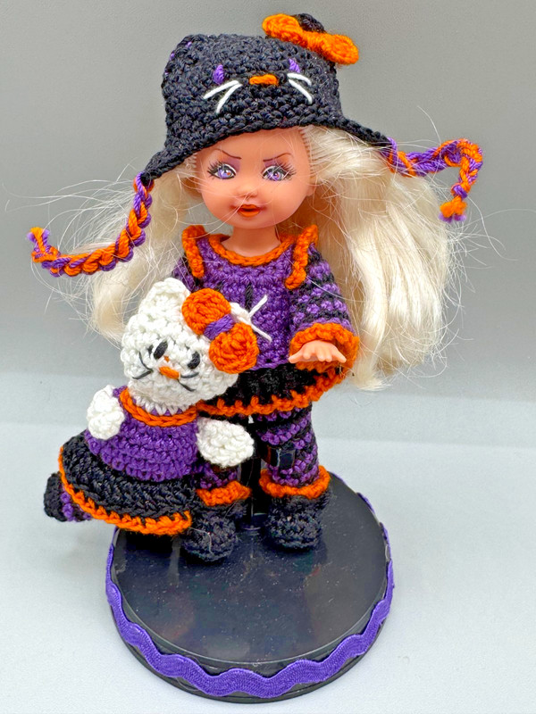 ~DS LOT M DRESSED BARBIE DOLL KELLY OOAK HANDMADE HALLOWEEN CROCHET HELLO KITTY