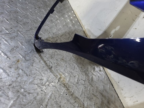 2005-2006 SUZUKI GSXR 1000 OEM NOSE FAIRING ASSEMBLY (HAS A Spot Of Rash) - Picture 15 of 24