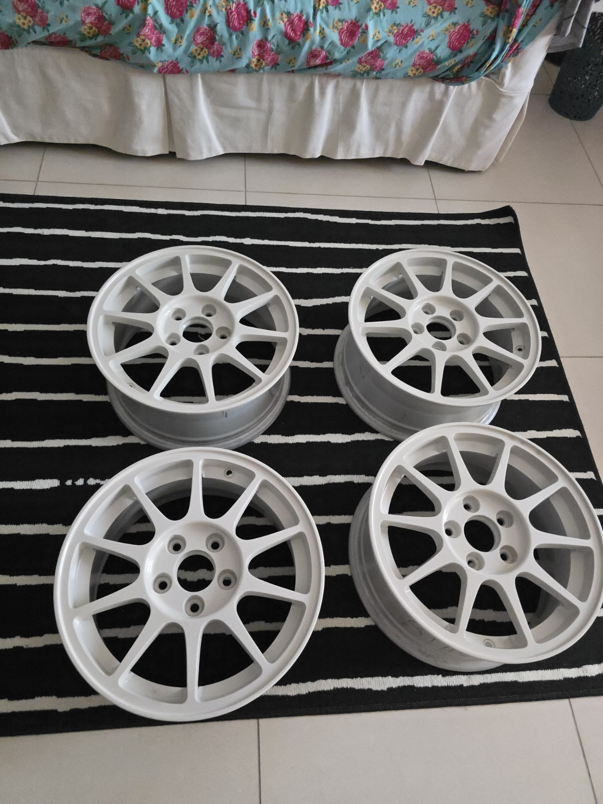 Picture 1 of 9