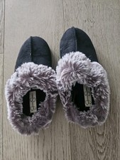 Jessica Simpson Womens Slippers Size 7-8 Black Faux Fur Lined Cozy Slip On House
