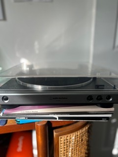 Audio Technica AT LP60X Giradischi Gunmetal/Nero con altoparlanti