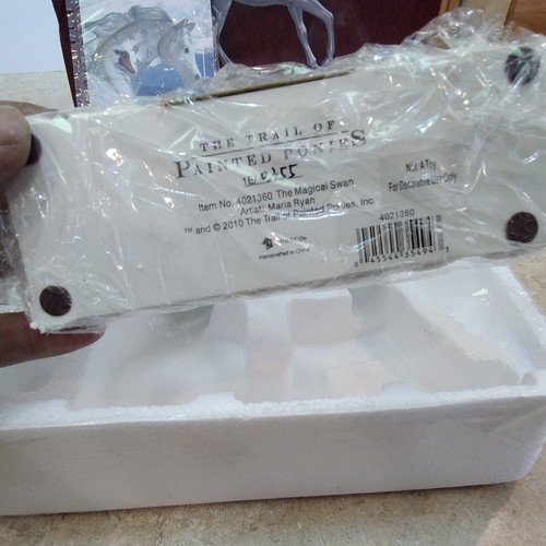 Trail of the Painted Ponies - Magical Swan - 1E/ Retired HTF 2010 plus card NIB - Picture 3 of 9