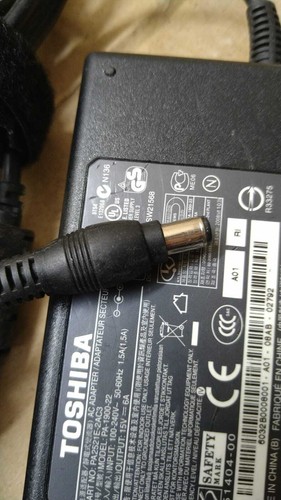 Genuine TOSHIBA PA-1900-22 - AC/DC ADAPTER 15V = 6A - Picture 3 of 5