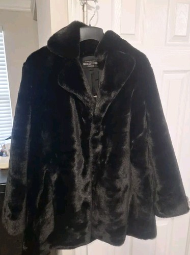 NEU MIT ETIKETT DONNA SALYERS FABELHAFTER GROSSER KUNSTFELLMANTEL (SCHWARZ) - Bild 1 von 10