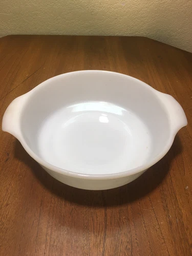 Vtg Fire-King Milk Glass White 2 Qt Round Casserole Dish