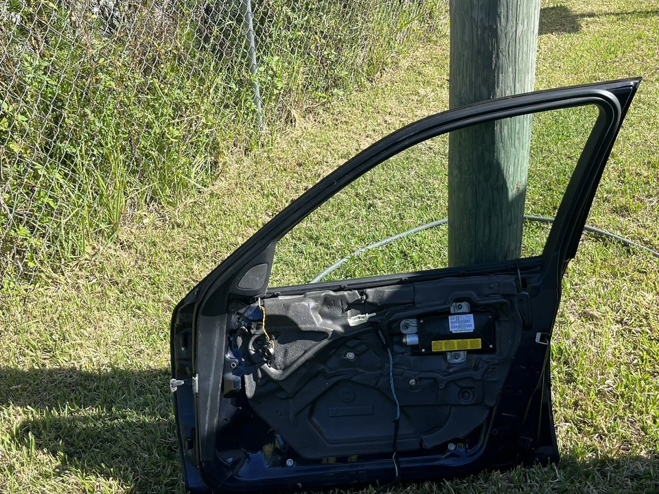 Autopartes BMW 323i E46 2000 OEM puerta lateral pasajero Foto 2 de 2