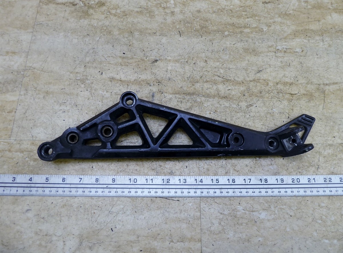1984 Kawasaki GPz 750 ZX750 K389. left foot peg bracket #1