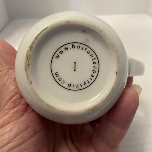 VTG BOSTON TEA PARTY SHIPS & MUSEUM GRAPHICS WHITE MUG CUP HANDLE - Picture 4 of 4