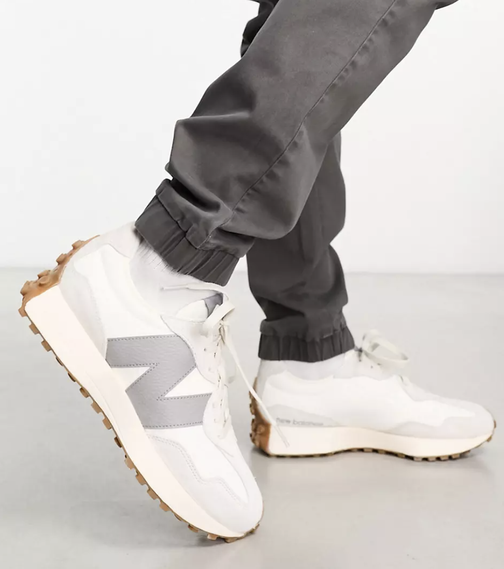 New Balance 327 Unisex W9 / M7.5 Casual Sneakers Shoes