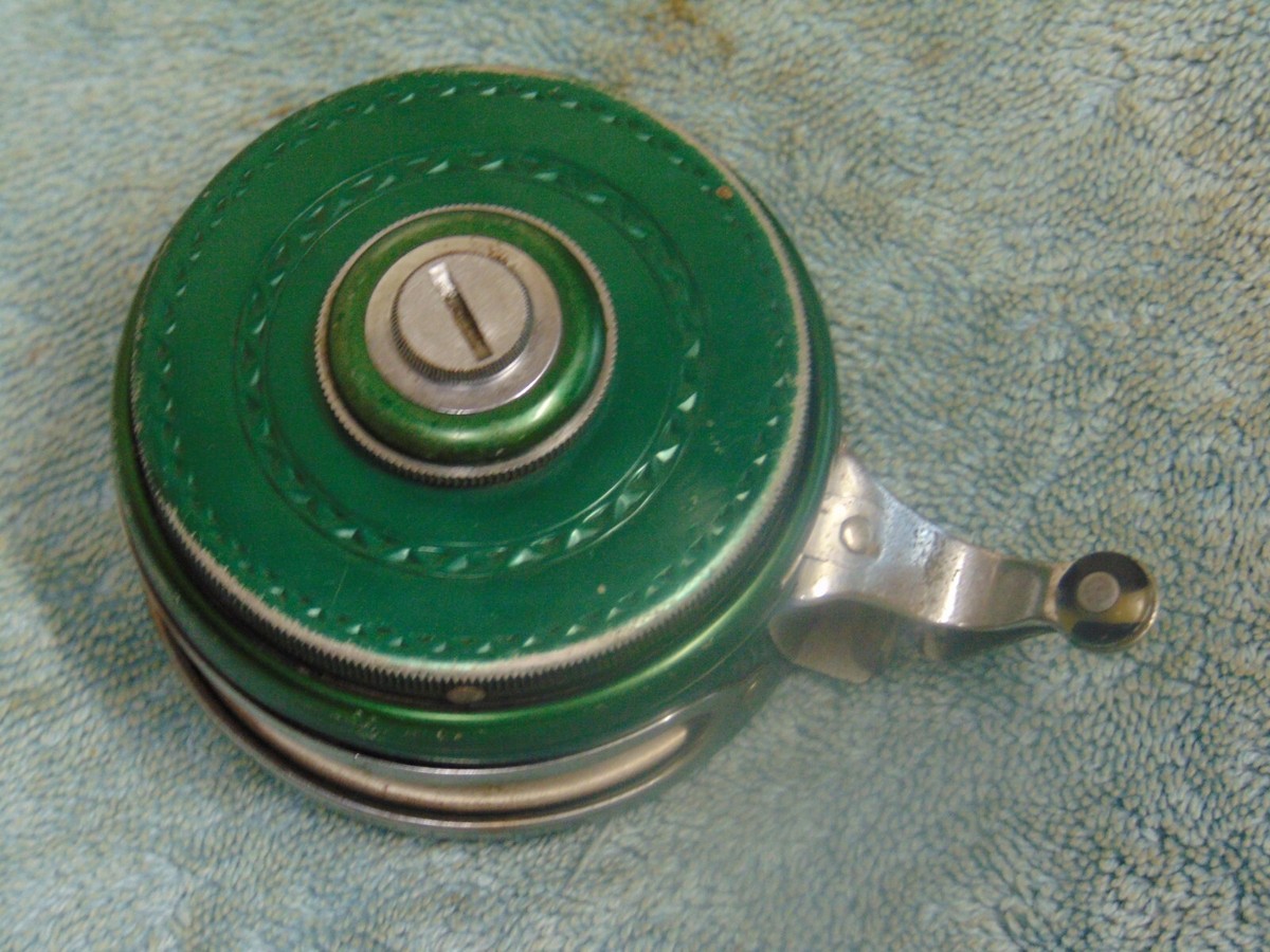 Vintage Shakespeare Silent Tru-Art Automatic #1835 Fly Reel