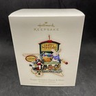 NEW! 2007 Hallmark Hoppy Holidays Decor Kringlewood Farms Christmas Ornament A1