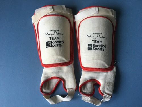 Vintage Team Sondico Team Shin Pads Bryan Robson 1980's - Picture 1 of 10