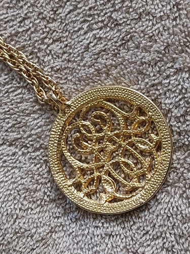 Ciondolo Costume Vintage Gioielli Astratto Tono Oro Simbolo Celtico e Catena - Foto 5 di 6