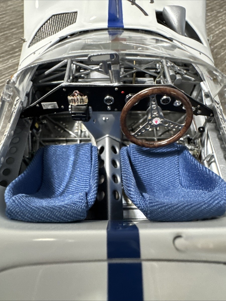 1:18 CMC M-062 Maserati TIPO 61 BIRDCAGE 1960 #5 signed Ltd 1:18 CMC M-062 Maserati TIPO 61 BIRDCAGE 1960 #5 signed Ltd