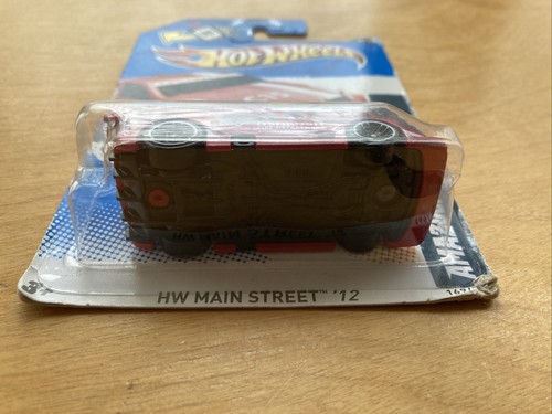 2012 Hot Wheels #169 HW Main Street-Fire Dept 9/10 AMAZOOM Red Variant w/BlkJ5Sp - Picture 4 of 7