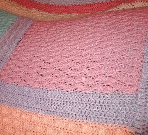 90s Vtg Hand Knit Queen Bedspread Granny Square Popcorn Shell Ruffle Hippie Boho - Picture 10 of 12