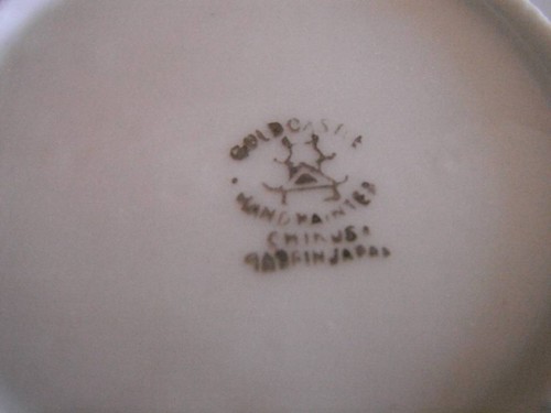 2 PIECE SET GOLD CASTLE HAND PAINTED DEMI CUP & SAUCER SET EXCELLENT CONDITION - Bild 6 von 12