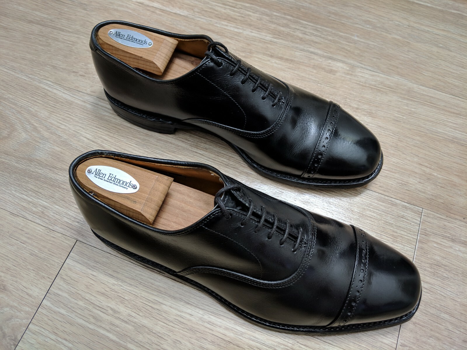 Allen Edmonds 9.5 C Byron shoes + shoes Trees Allen Edmonds 9.5 C Byron shoes + shoes Trees