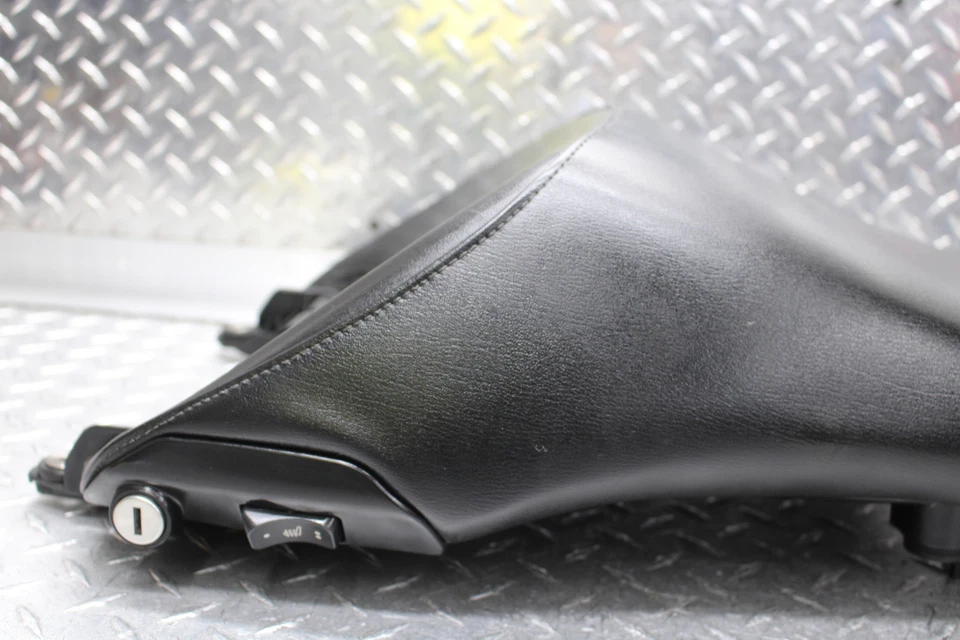 BMW K1600GT 2012 ABS ASIENTO TRASERO SILLÍN 668833 (tiene 1 llave) Foto 3 de 4