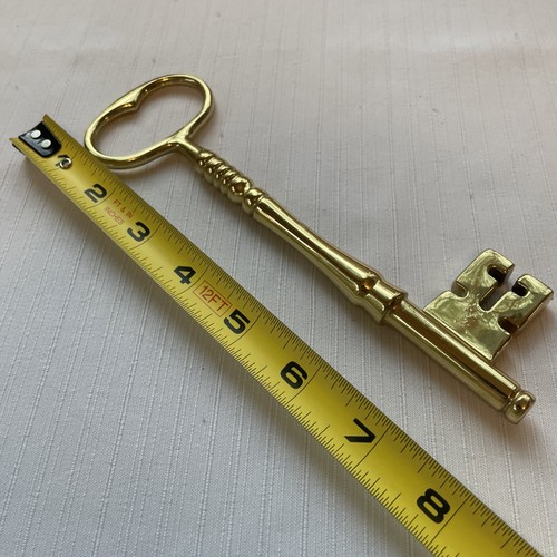 Vintage Colonial Williamsburg Restoration Commemoration Key 8” - Picture 4 of 6