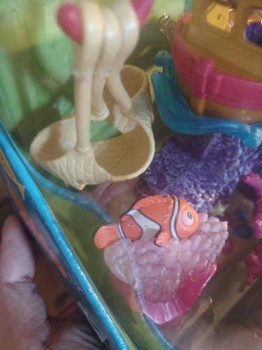Hasbro 2002 Disney Pixar Finding Nemo barco de pesca escape sellado - Imagen 4 de 9