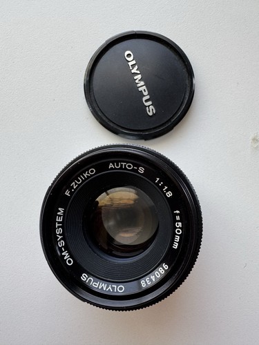 Olympus F.Zuiko Auto-S 50mm f/1.8 Lens for OM-System – With Front Cap - Picture 9 of 10
