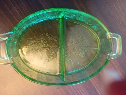 Green Uranium Depression Glass Poinsettia Handled Pickle Dish - Picture 2 of 6