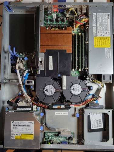 Dell Poweredge R860 - Picture 1 of 2
