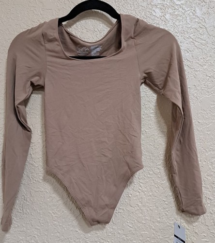 Body Sofia Jeans para mujer sin costuras suavizado cuello redondo, tallas XS - Imagen 5 de 6