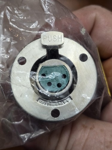 VTG NEW LOT OF 6 SWITCHCRAFT C4F Female 4 Pin Round Latching XLR Panel Connector - Picture 3 of 6