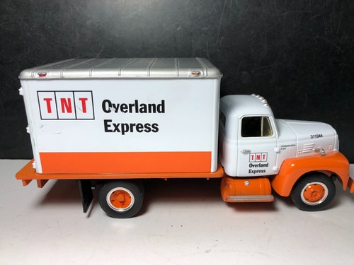 IH 1957 R-190 Furgone merci secche TNT Overland Express di prima marcia 1/34 - Foto 5 di 11