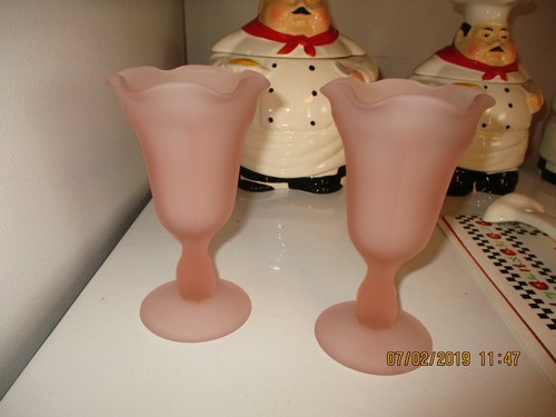 2 tazas/VASOS de postre de helado parfait de vidrio rosa con patas esmeriladas
