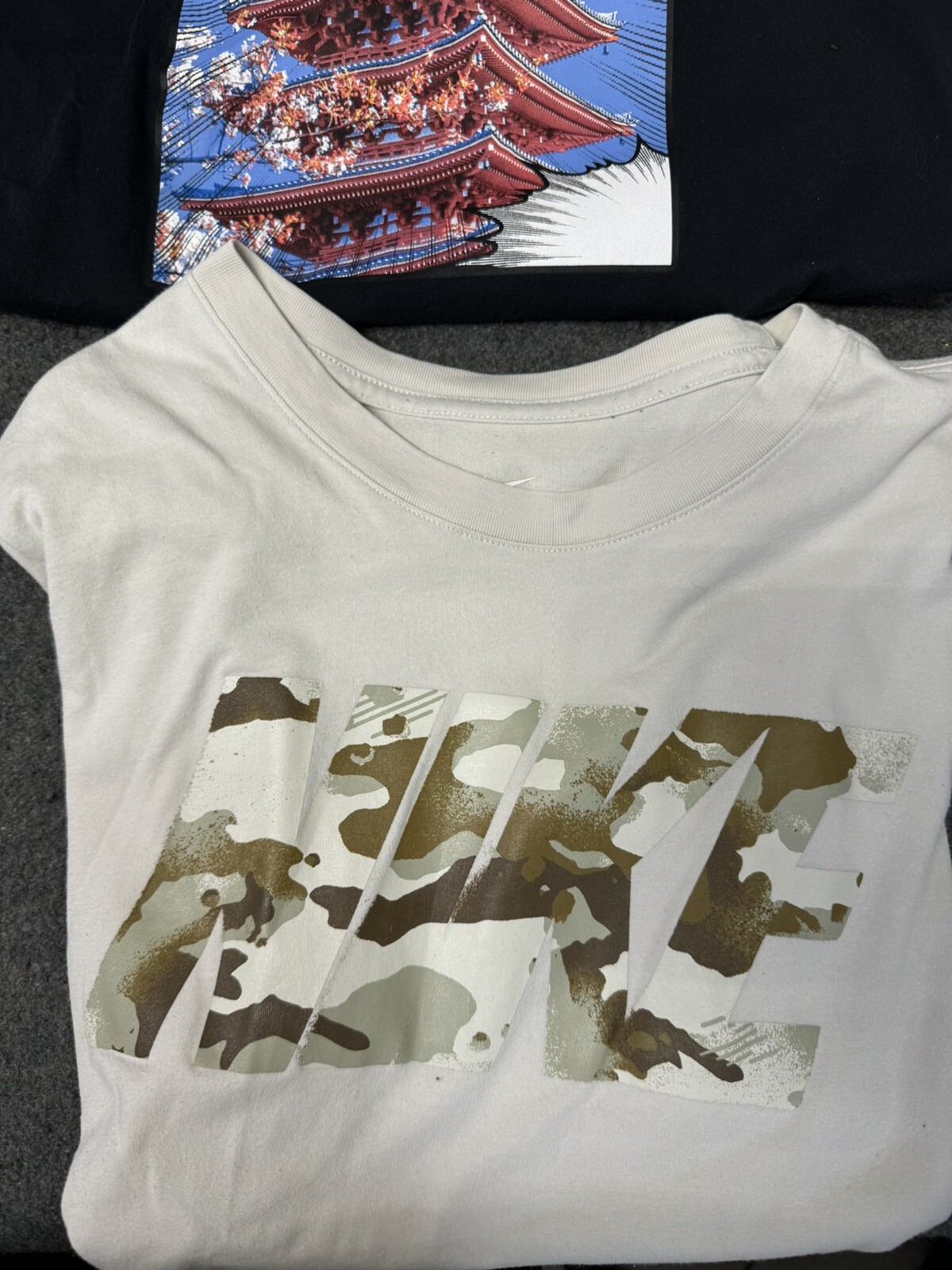 Picture 2 of 5