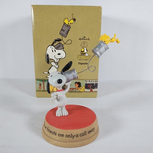 Figura True Friends Are Only A Call Away Hallmark Peanuts Gallery 2013 Snoopy - Imagen 1 de 24
