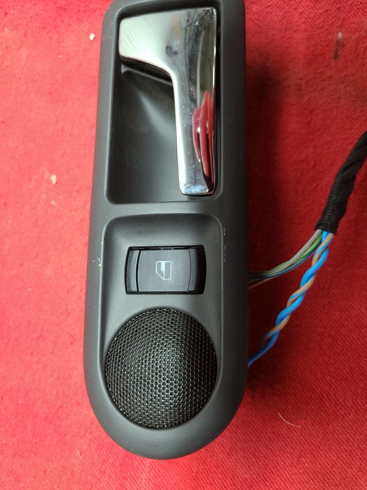 1998 - 2005 Volkswagen Passat - Rear Right Interior Door Handle - 3B0839114 - Image 2 of 4