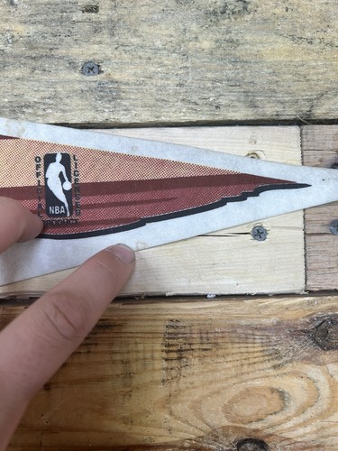 NBA Toronto Raptors Vintage 1990's Tag Express Team Logo Pennant - Picture 3 of 5