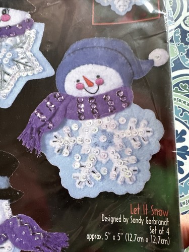 Bucilla Filz Applikation Weihnachtsschmuck Set LET IT SNOW Schneemann macht 4 Schnee - Bild 8 von 8