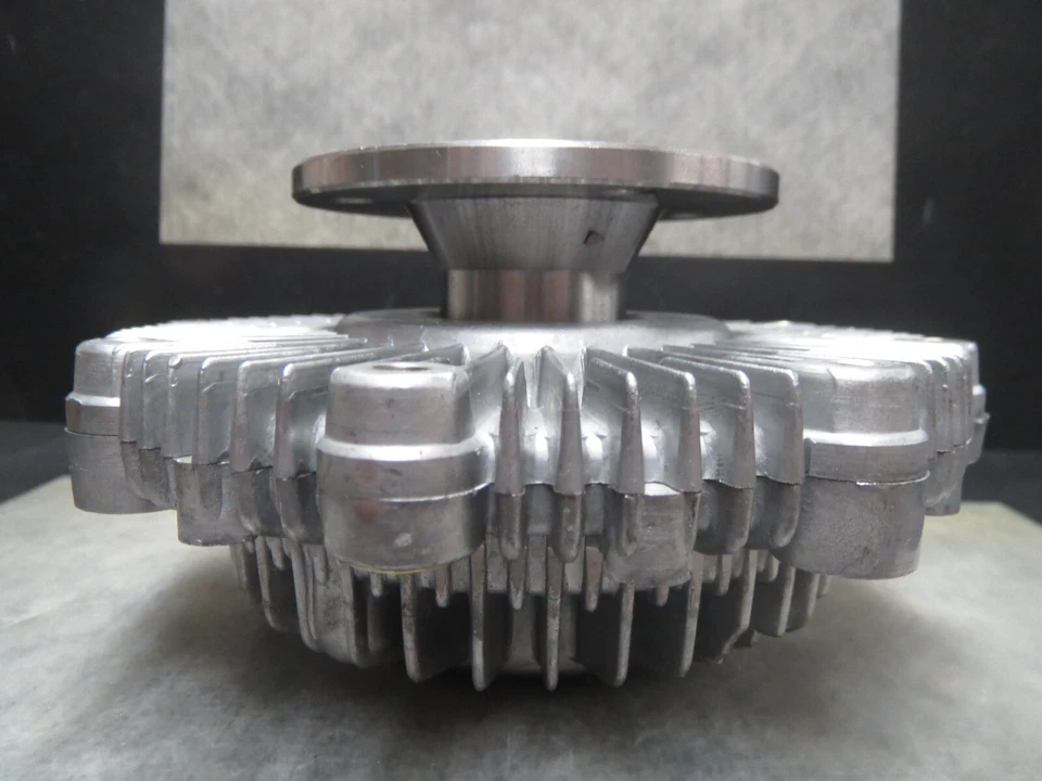 Embrague ventilador refrigeración para 84-87 Toyota Corolla Sport 4AC Hecho en Japón ¡Envío rápido! Foto 4 de 4