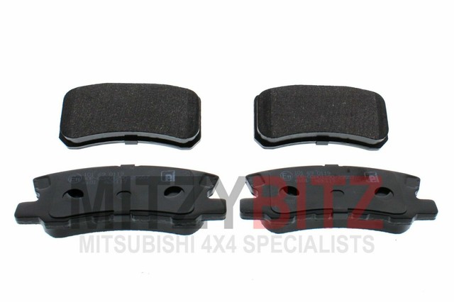 Quality Mitsubishi Pajero Shogun MK4 SWB V88 ONLY Front And Rear Brake Pad Set