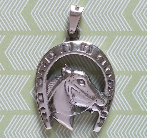 COLGANTE DE HERRADURA DE PLATA 0,925 CABALLO Vaquero y JOYERÍA OCCIDENTAL - Imagen 2 de 5